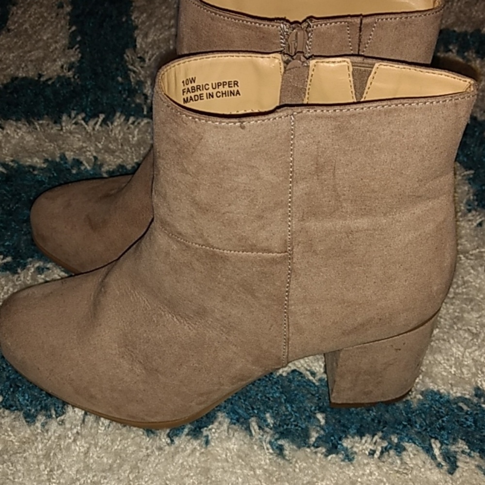 Torrid 10w ankle boots, NWOT